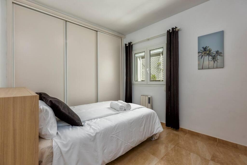 Beachfront Penthouse With Sea Views Puerto Banus Apartment