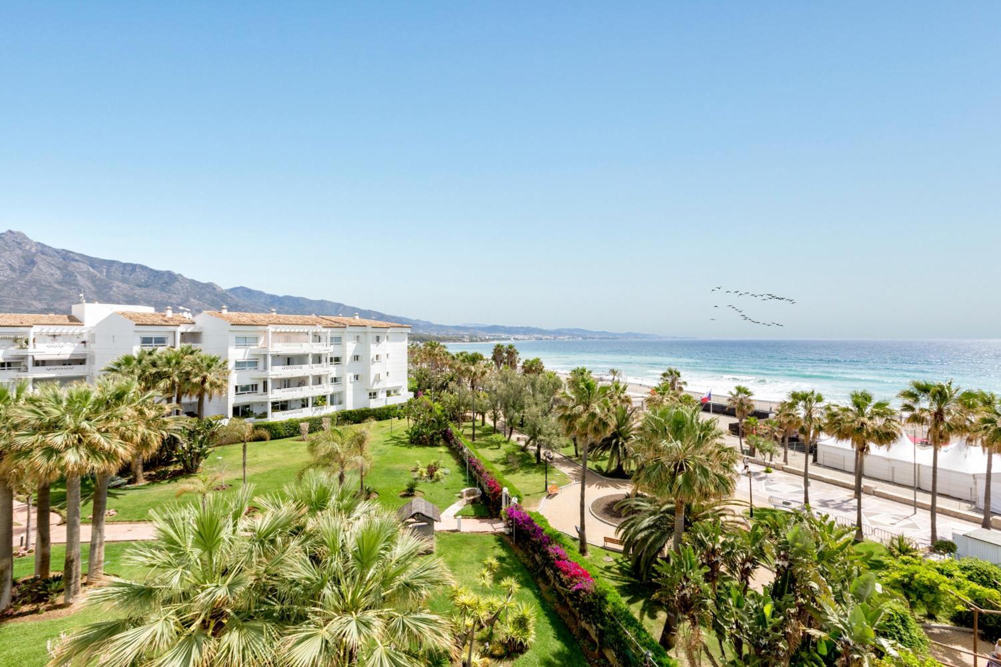 Beachfront Penthouse With Sea Views Puerto Banus Marbella